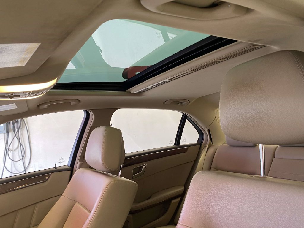 Used 2012 Mercedes-Benz E 350 4MATIC Sedan image 21