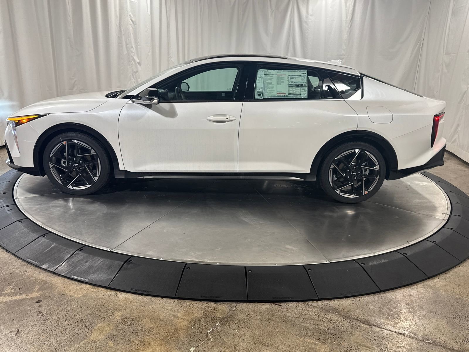 New 2026 Kia K4 GT-Line image 3