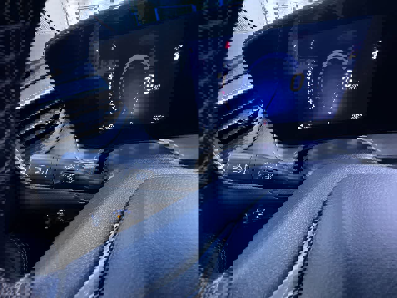 Used 2025 Buick Encore GX Preferred image 18