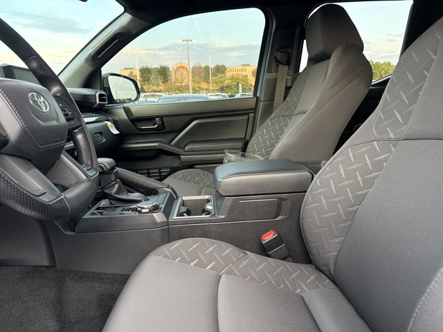 Used 2026 Toyota Tacoma SR5 AWD/4WD image 5