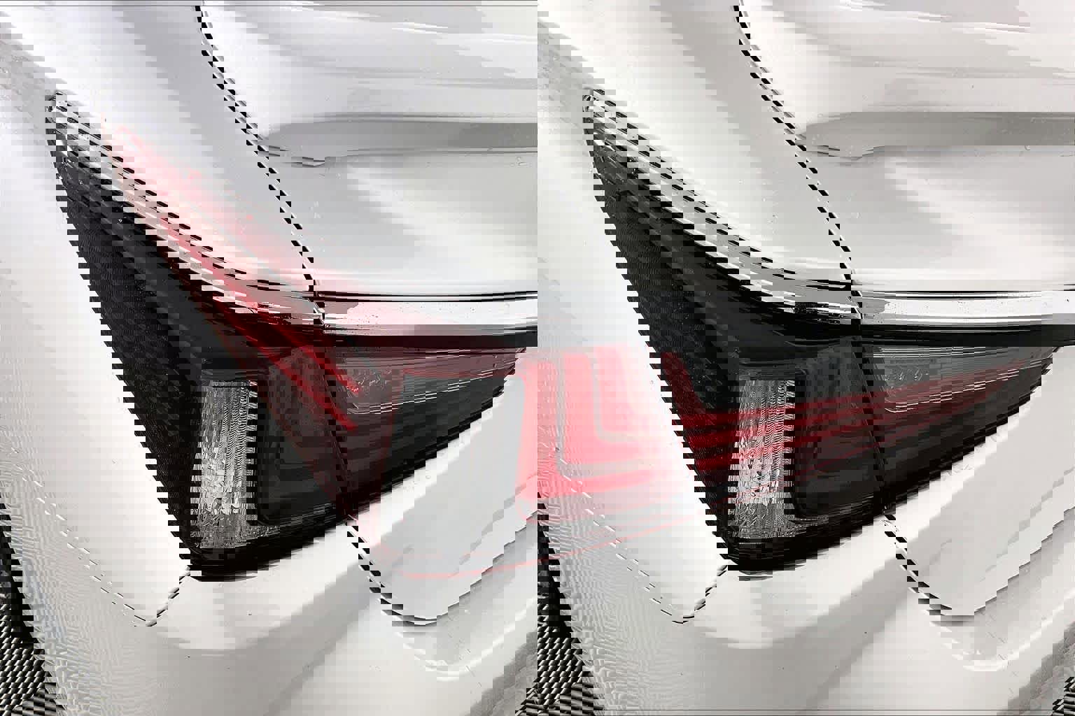 New 2025 Lexus ES 300h w/ Premium Package image 12