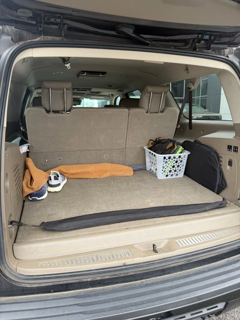 Used 2020 GMC Yukon XL SLT w/ Premium Edition image 11