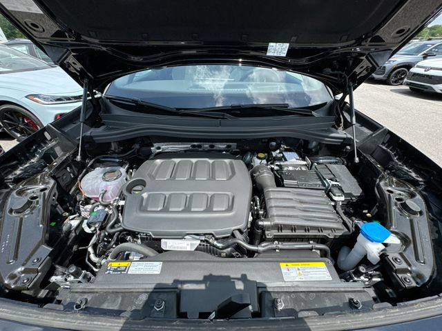New 2026 Volkswagen Tiguan SE R-Line FWD image 30