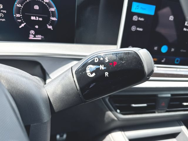 New 2026 Volkswagen Tiguan SE R-Line FWD image 15