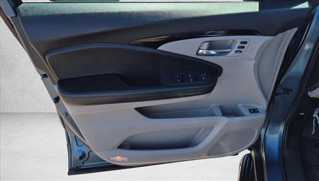 Used 2016 Honda Pilot Touring image 11