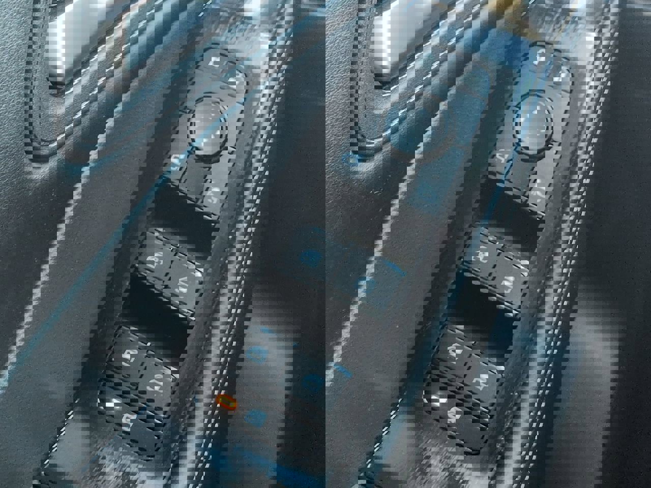 Used 2024 Nissan Rogue SV image 22