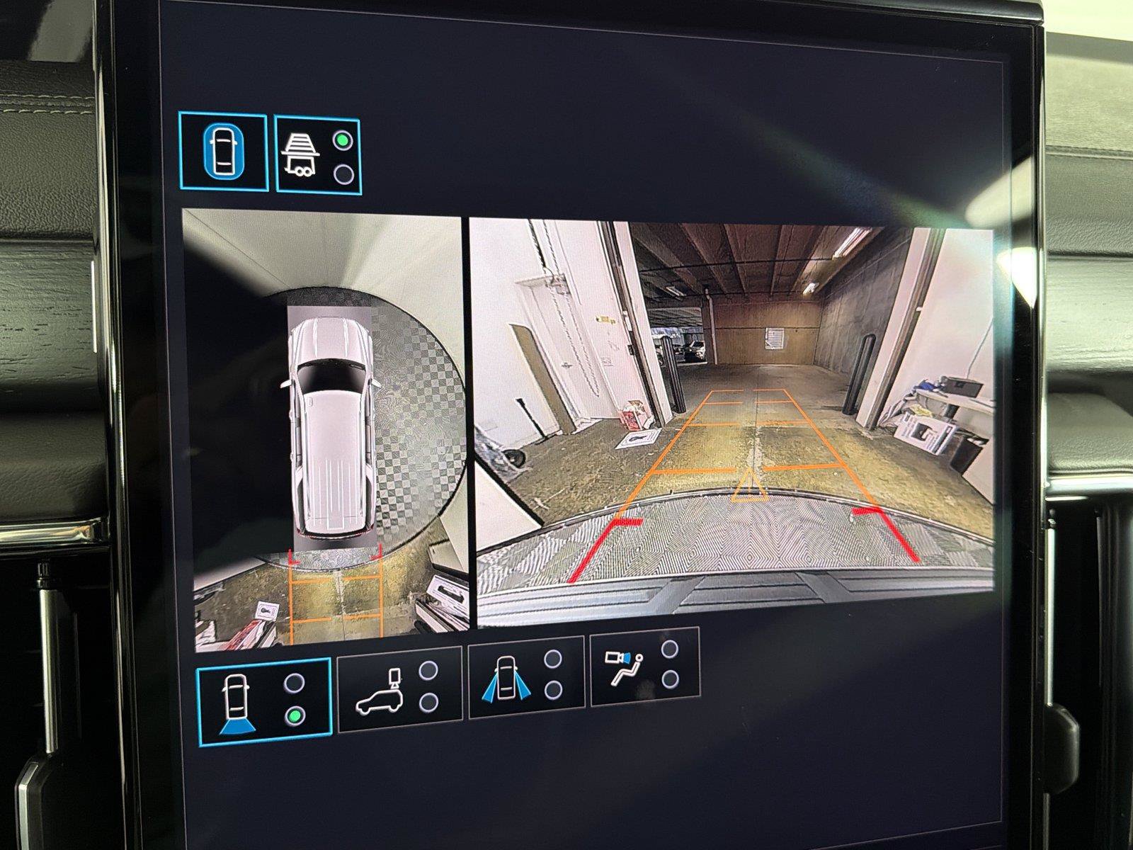 New 2026 GMC Yukon XL Denali w/ Sun & Power Step Package AWD/4WD image 32