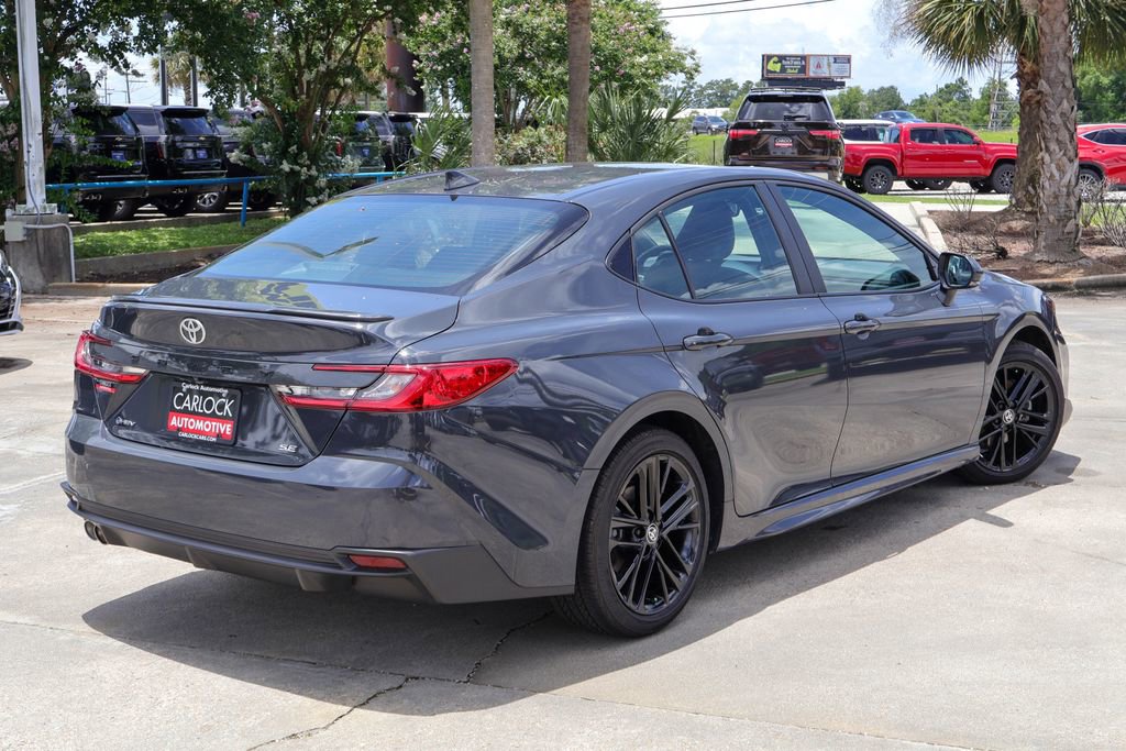 Used 2025 Toyota Camry SE FWD image 2