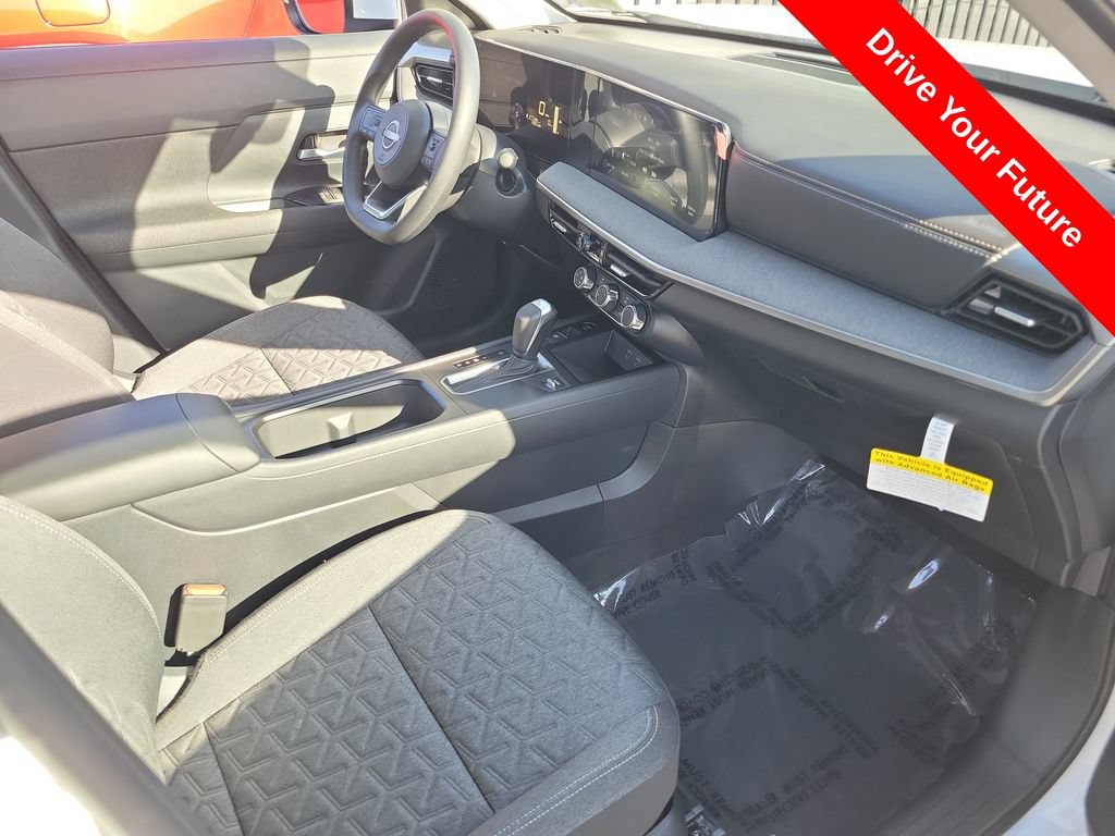 Used 2025 Nissan Kicks SV FWD image 17