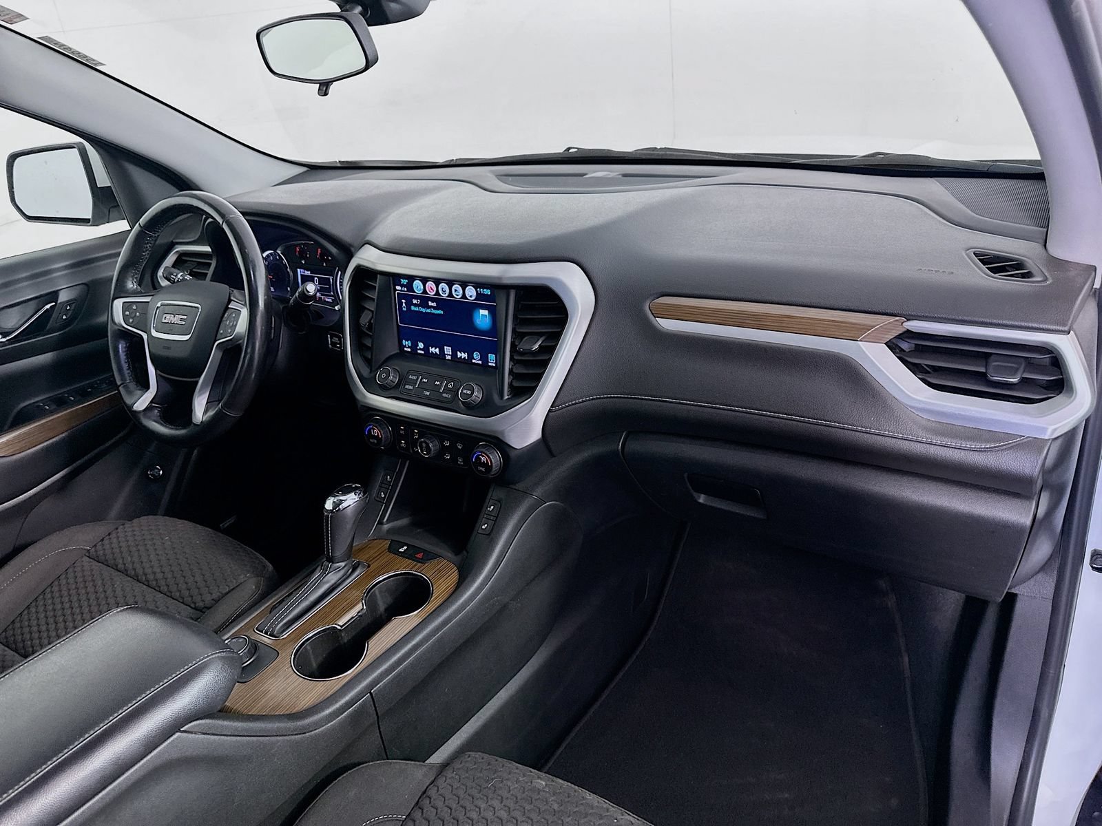 Used 2019 GMC Acadia SLE FWD image 30