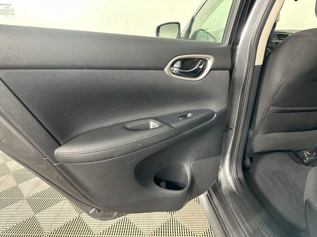 Used 2016 Nissan Sentra SR FWD image 11