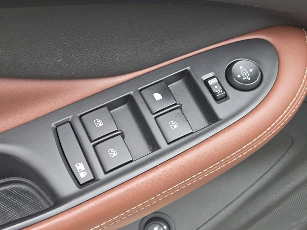 Used 2017 Buick Envision Essence image 23