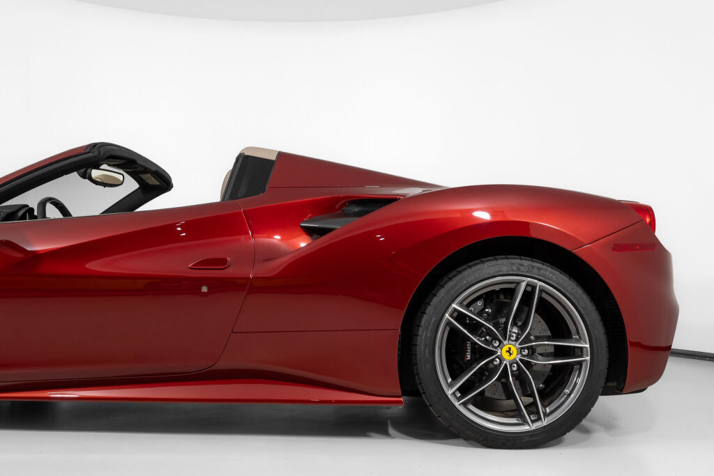 Used 2019 Ferrari 488 Spider RWD image 16