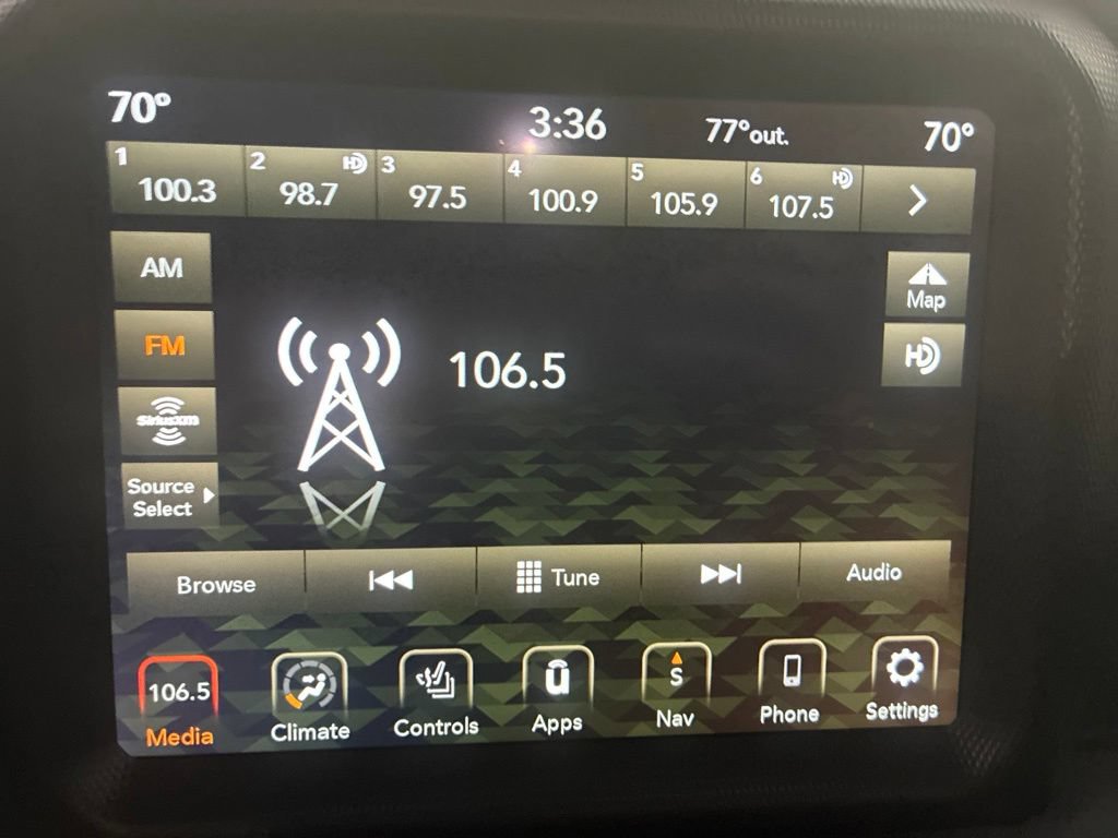 Used 2023 Jeep Gladiator Mojave AWD/4WD image 28