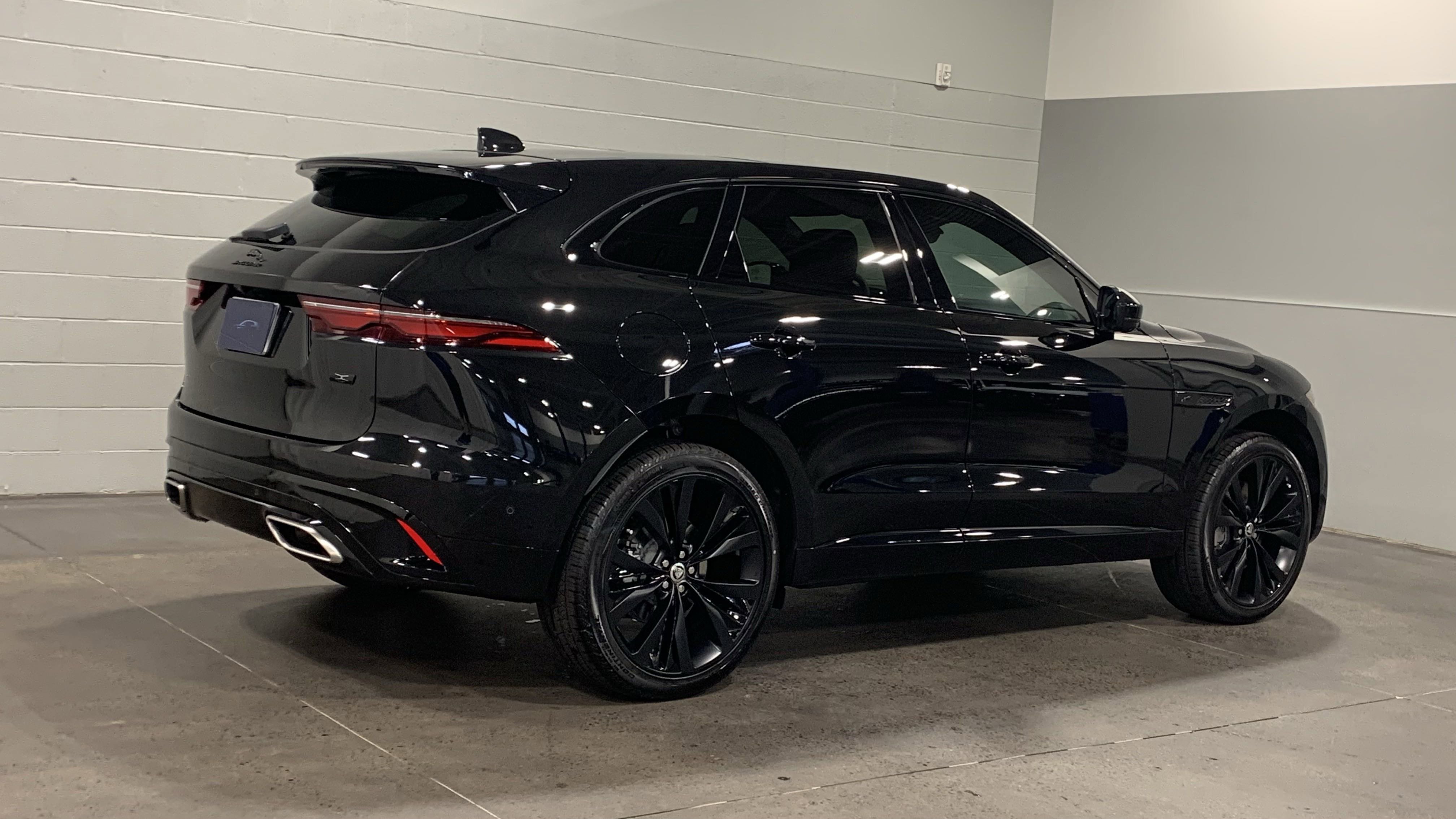 New 2026 Jaguar F-PACE R-Dynamic S image 2