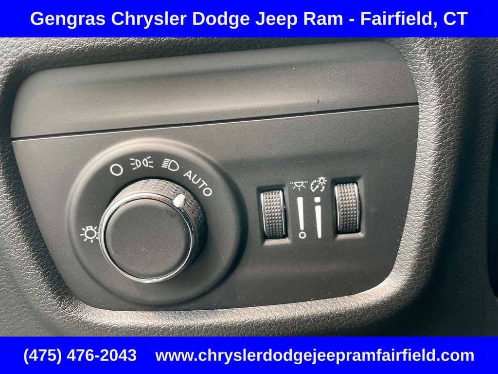 Certified 2023 Jeep Grand Cherokee Laredo X AWD/4WD image 47