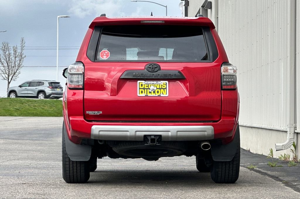 Used 2021 Toyota 4Runner TRD Off-Road Premium w/ Moonroof Package AWD/4WD image 5