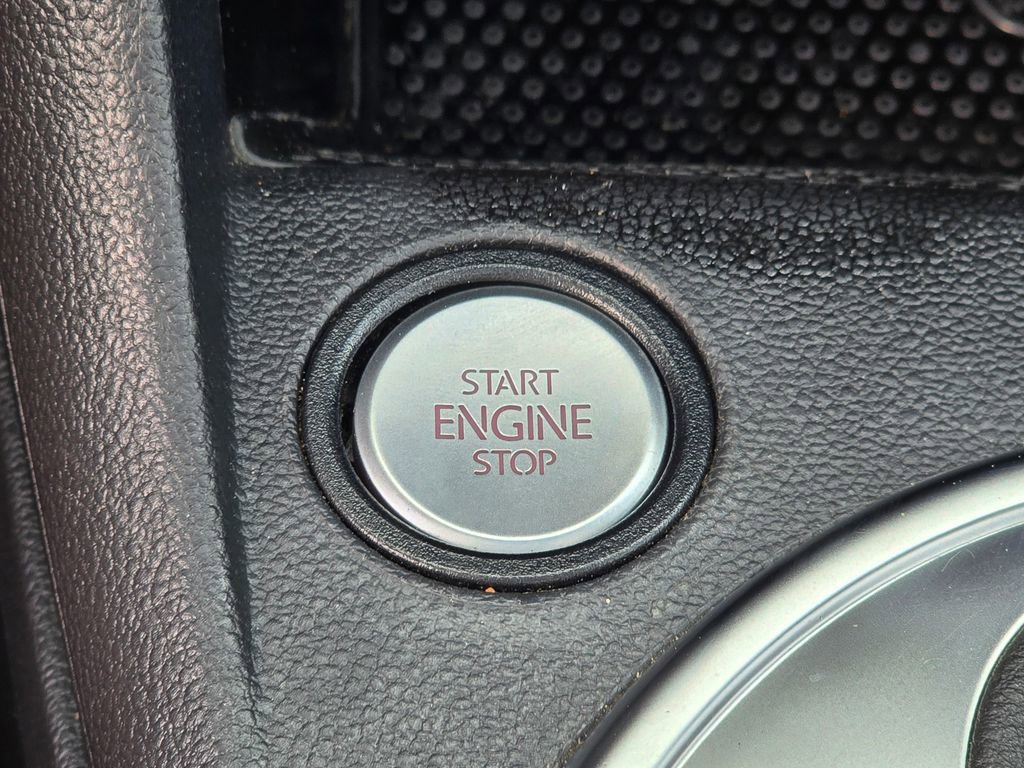 Used 2015 Volkswagen Beetle TDI image 35