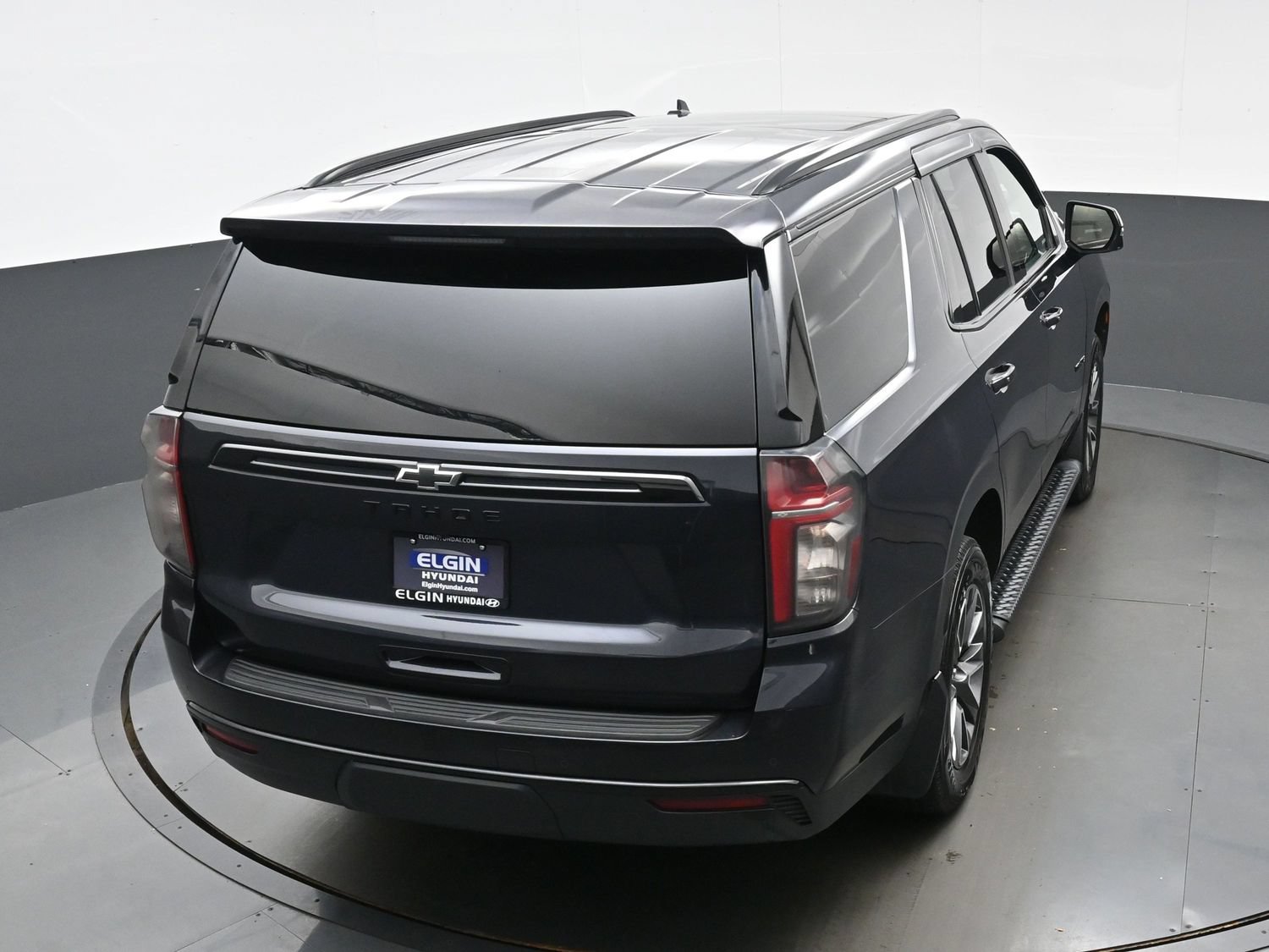Used 2023 Chevrolet Tahoe Z71 w/ Luxury Package AWD/4WD image 40