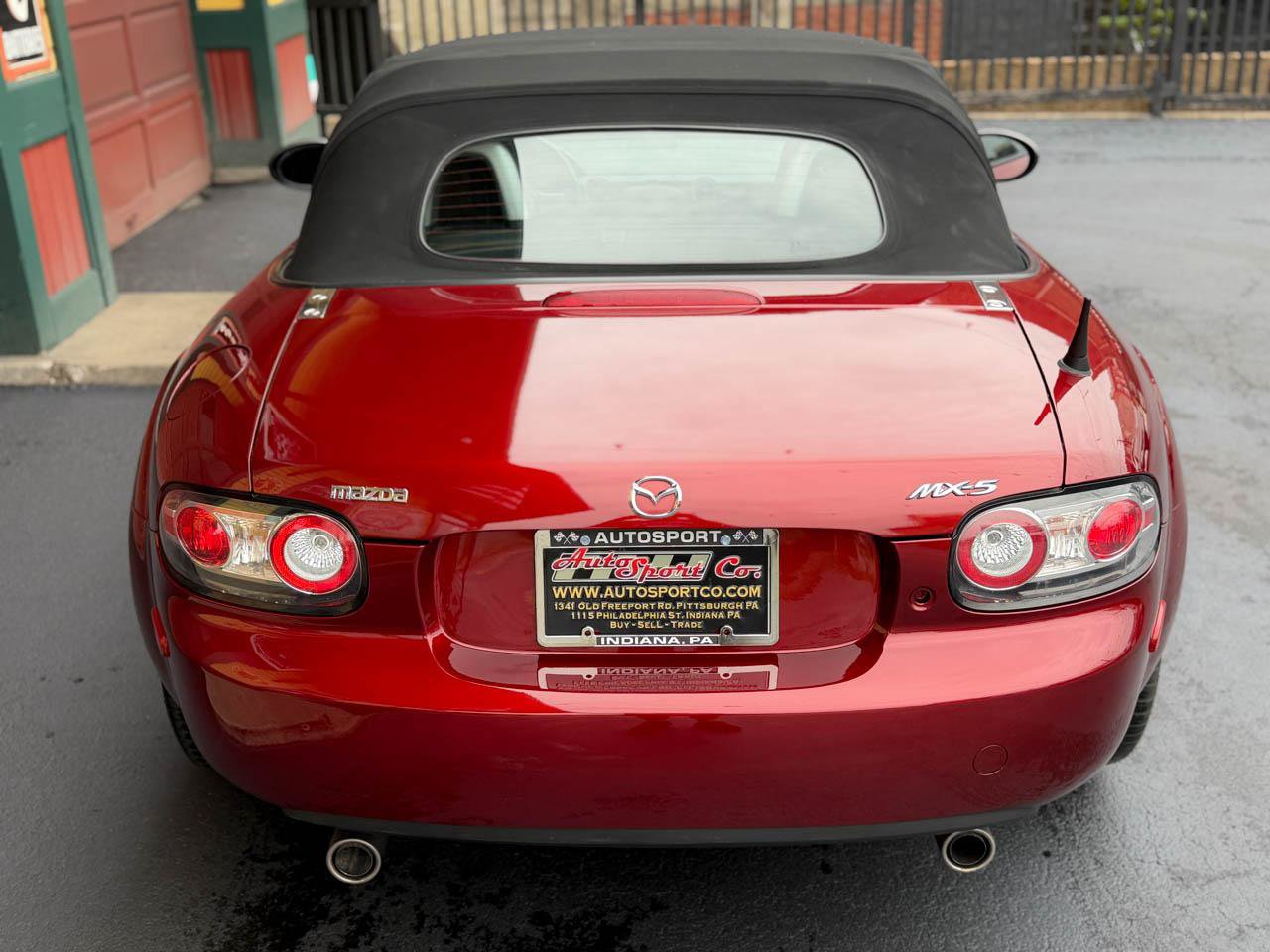 Used 2006 MAZDA MX-5 Miata Touring RWD image 8