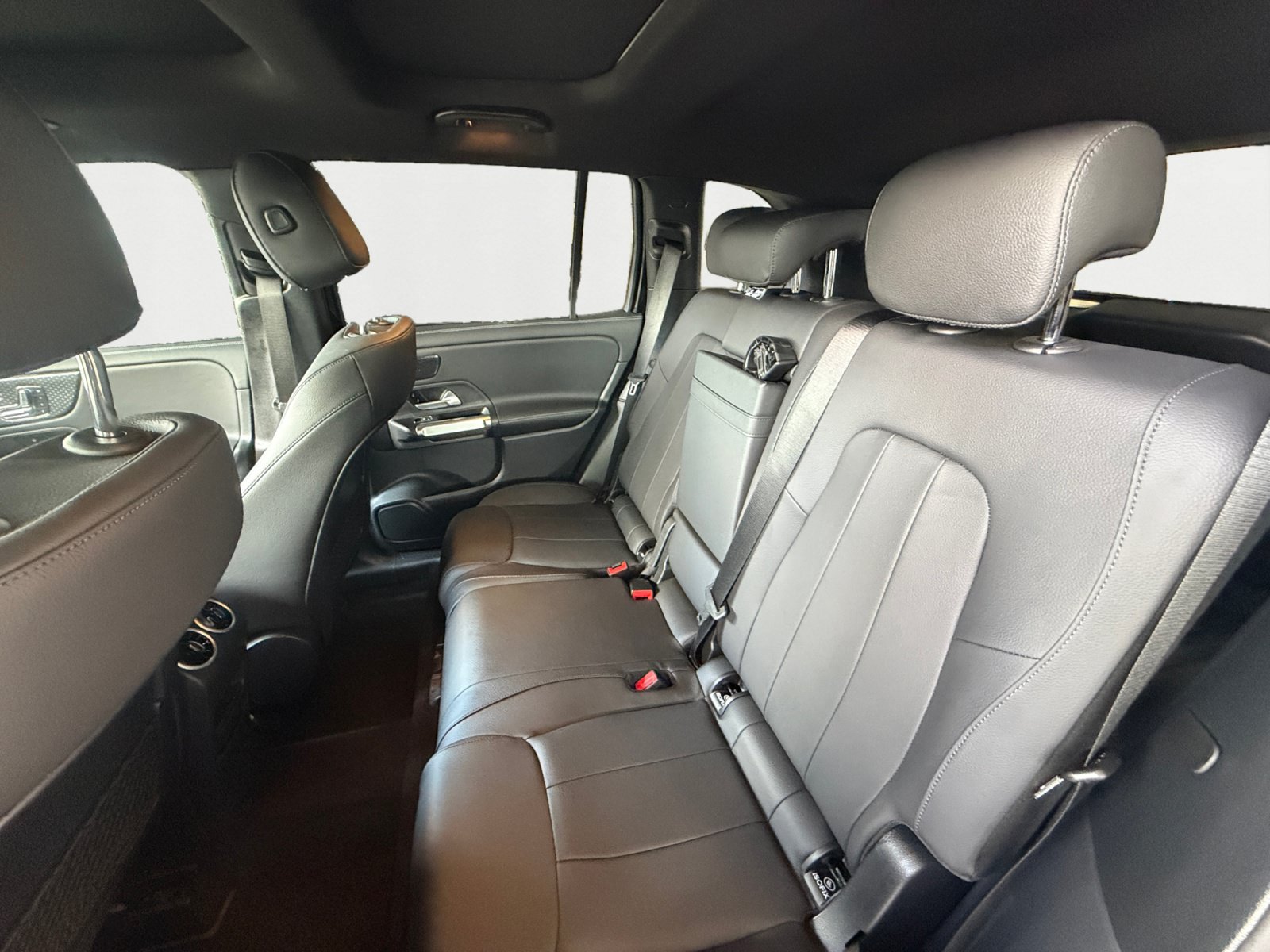 Used 2026 Mercedes-Benz GLB 250 image 13
