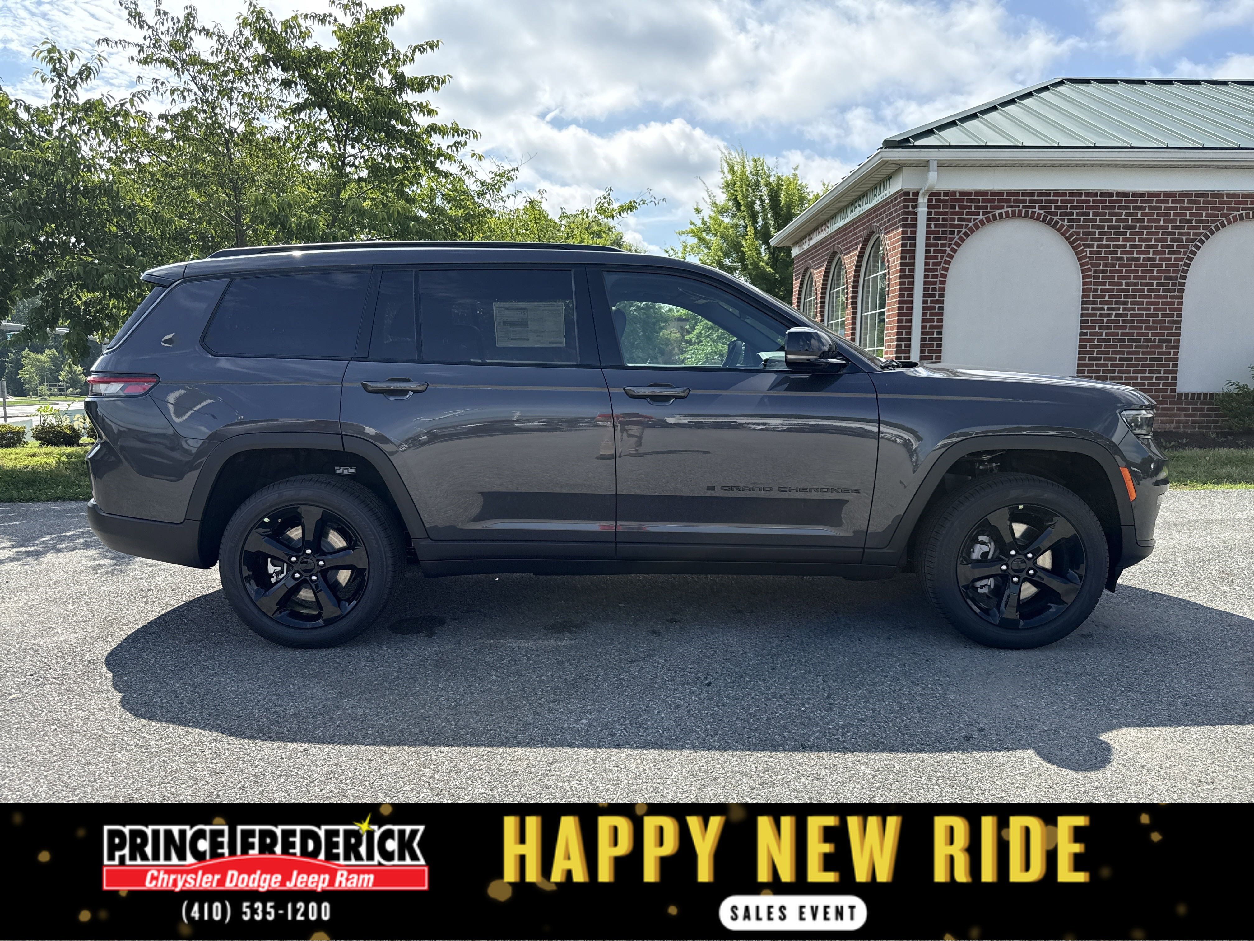 New 2025 Jeep Grand Cherokee L Limited w/ Black Appearance Package image 2