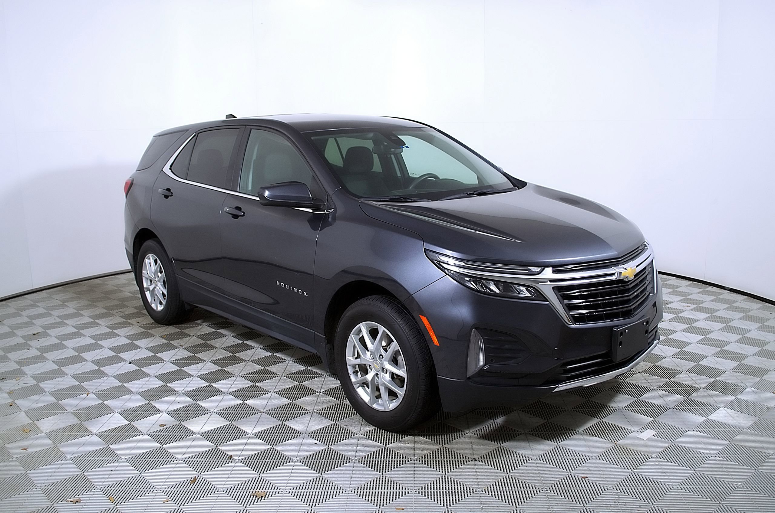 Used 2023 Chevrolet Equinox LT w/ LPO, Floor Liner Package AWD/4WD image 6