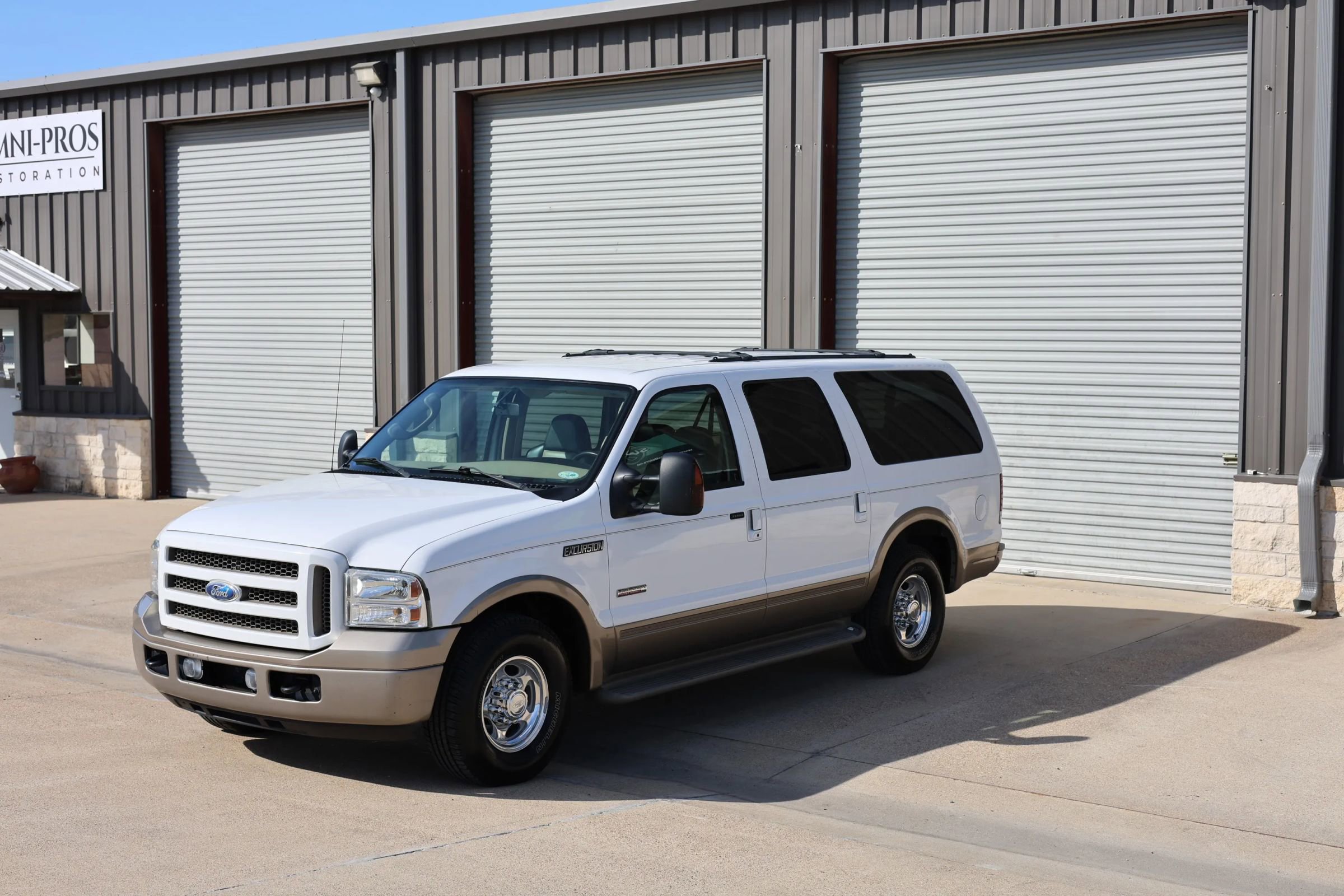 Used 2005 Ford Excursion Eddie Bauer image 10