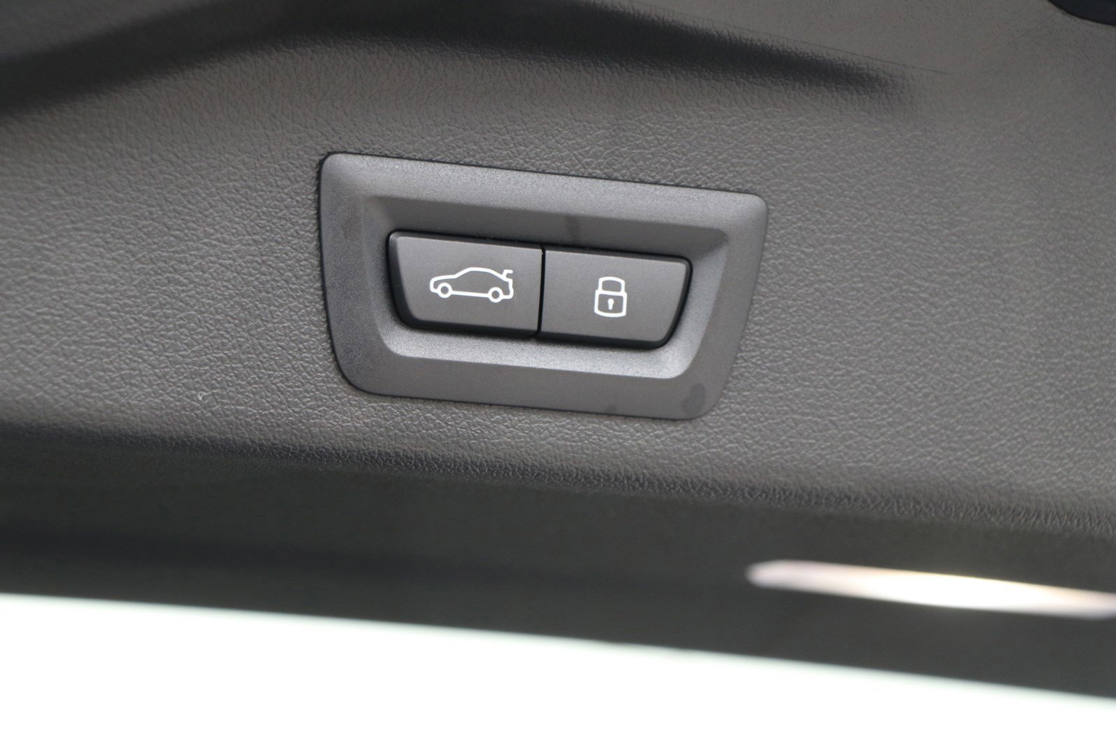 Certified 2025 BMW X5 xDrive50e w/ Parking Assistance Package image 38