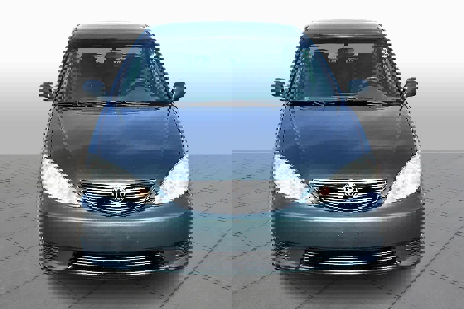 Used 2005 Toyota Camry LE image 3