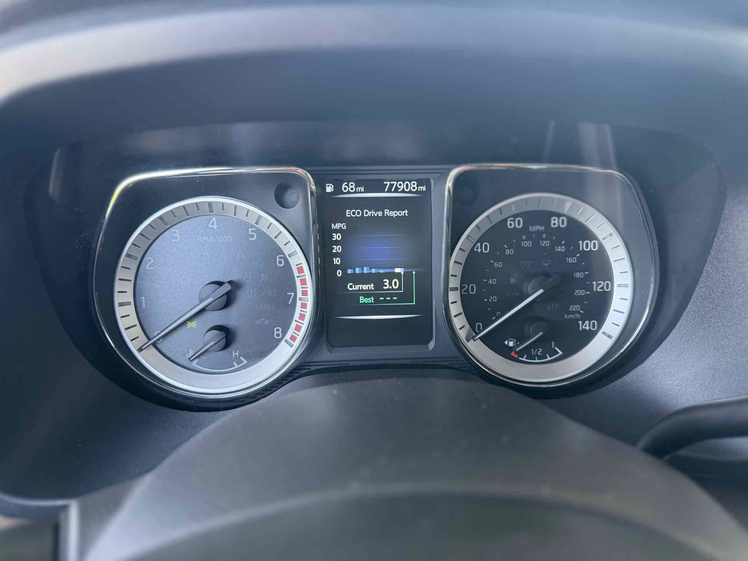 Used 2018 Nissan Titan SV w/ SV Convenience Package AWD/4WD image 17