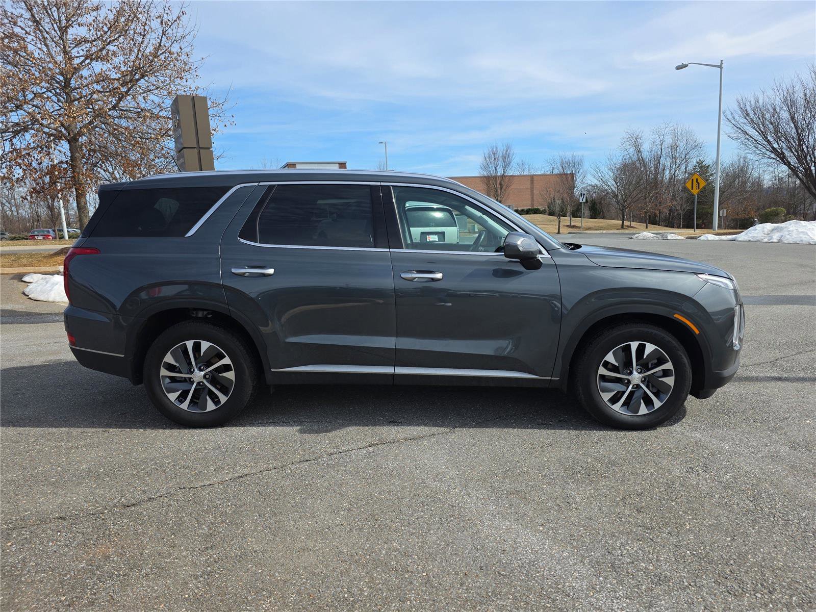 Used 2022 Hyundai Palisade SEL image 3