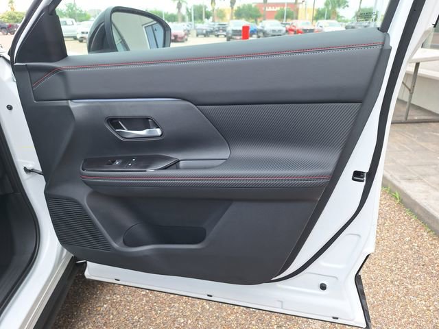 New 2026 Nissan Kicks SR FWD image 30