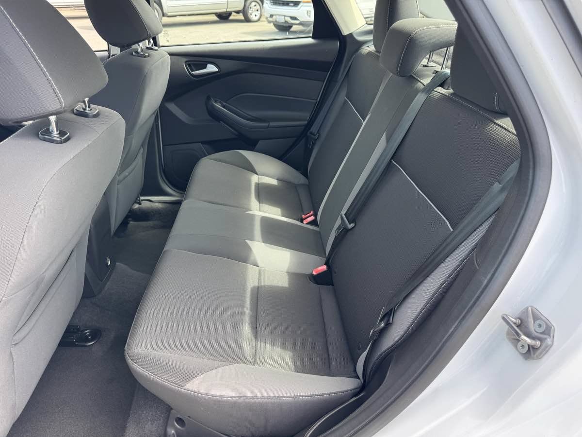Used 2013 Ford Focus SE FWD image 18