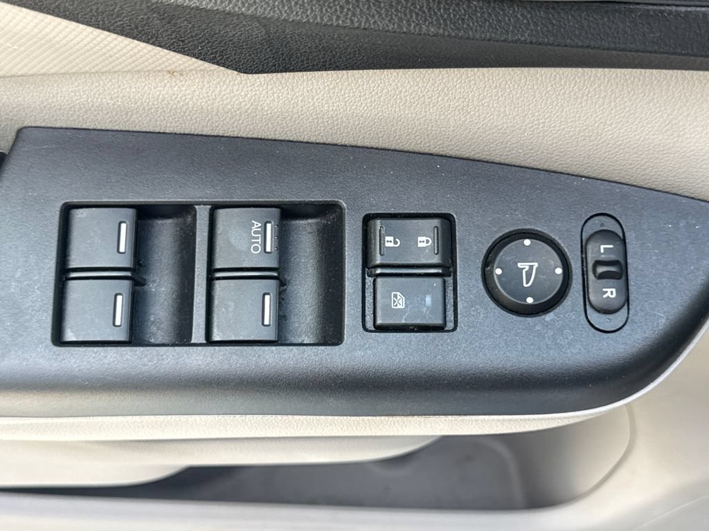 Used 2013 Honda CR-V LX image 14