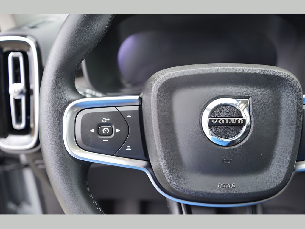 New 2025 Volvo XC40 B5 Plus w/ Climate Package AWD/4WD image 14