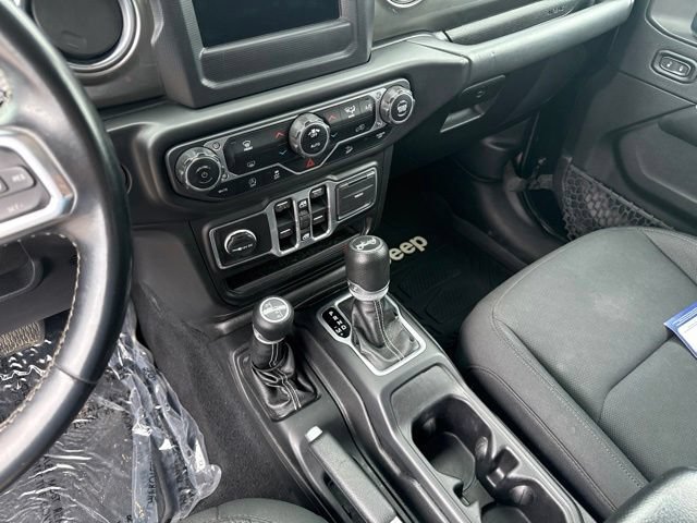 Used 2018 Jeep Wrangler Unlimited Sahara AWD/4WD image 24