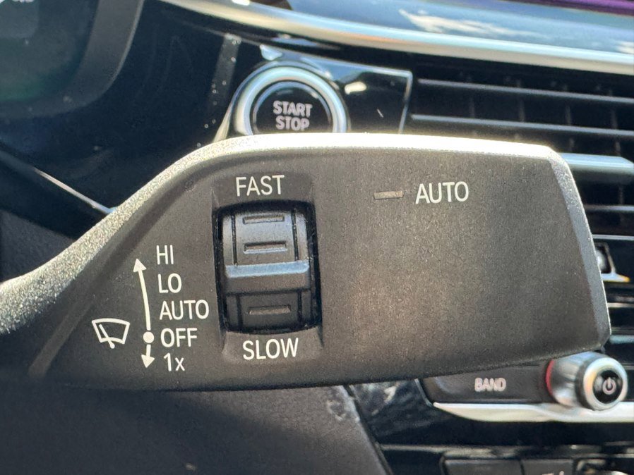 Used 2022 BMW 530i xDrive w/ Premium Package image 18