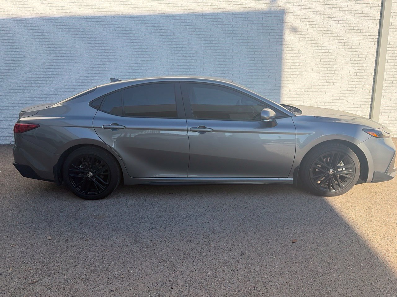 Used 2026 Toyota Camry SE w/ Convenience Package FWD image 2