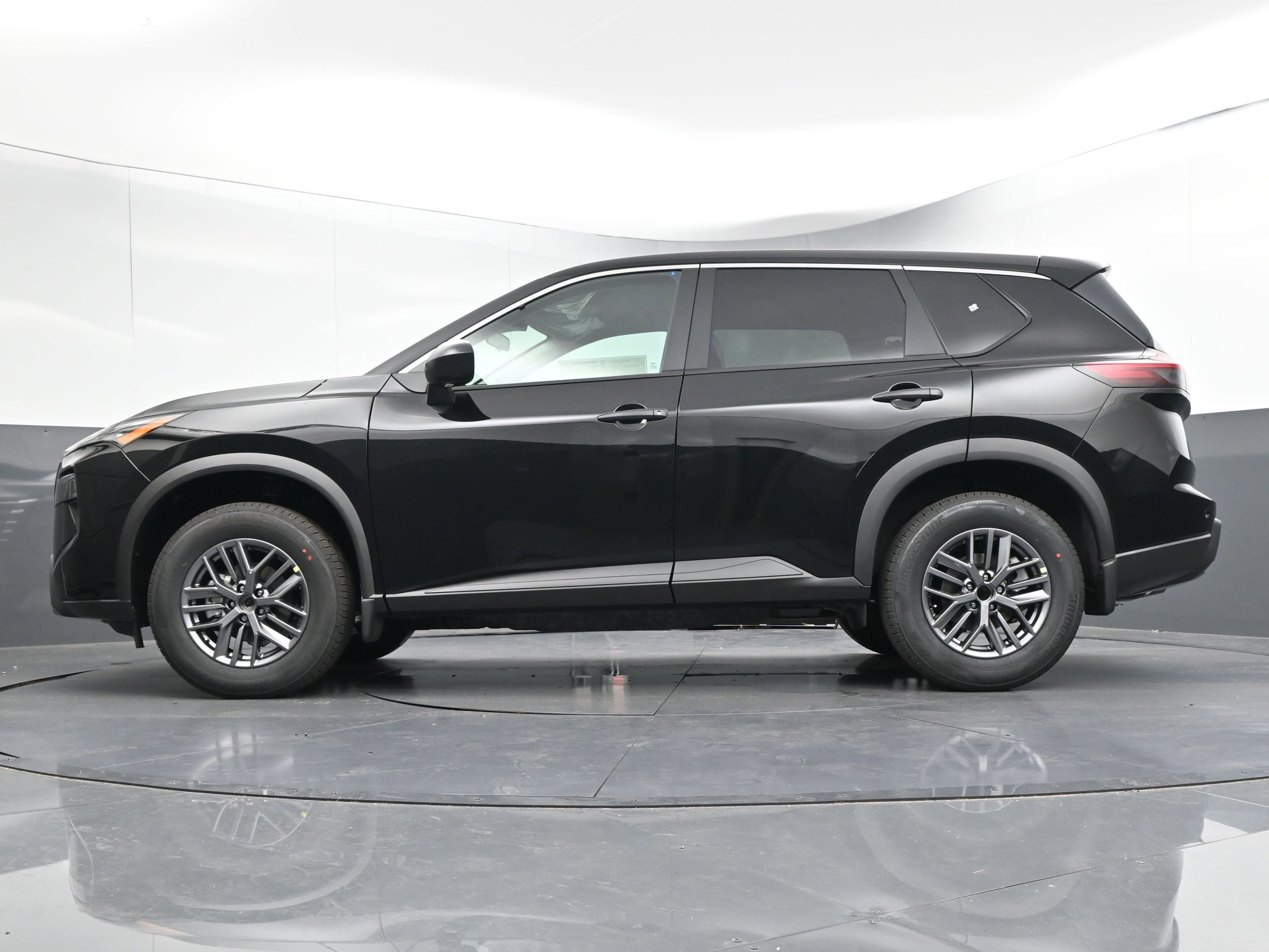 Certified 2025 Nissan Rogue S image 17