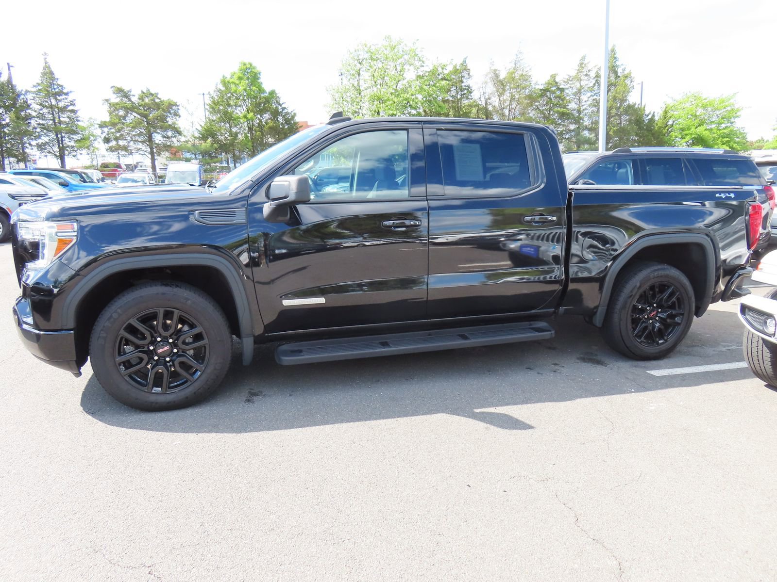 Used 2022 GMC Sierra 1500 Elevation AWD/4WD image 8