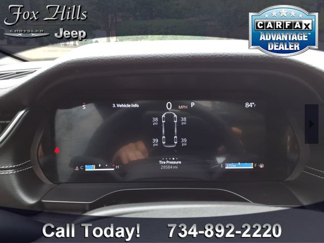 Used 2025 Jeep Grand Cherokee L Limited w/ Luxury Tech Group II AWD/4WD image 21