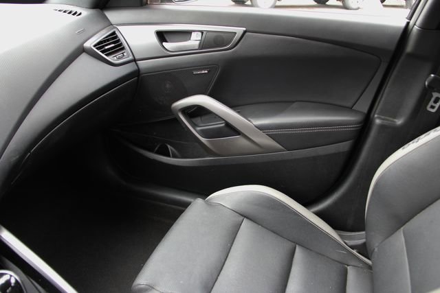 Used 2017 Hyundai Veloster Turbo image 24