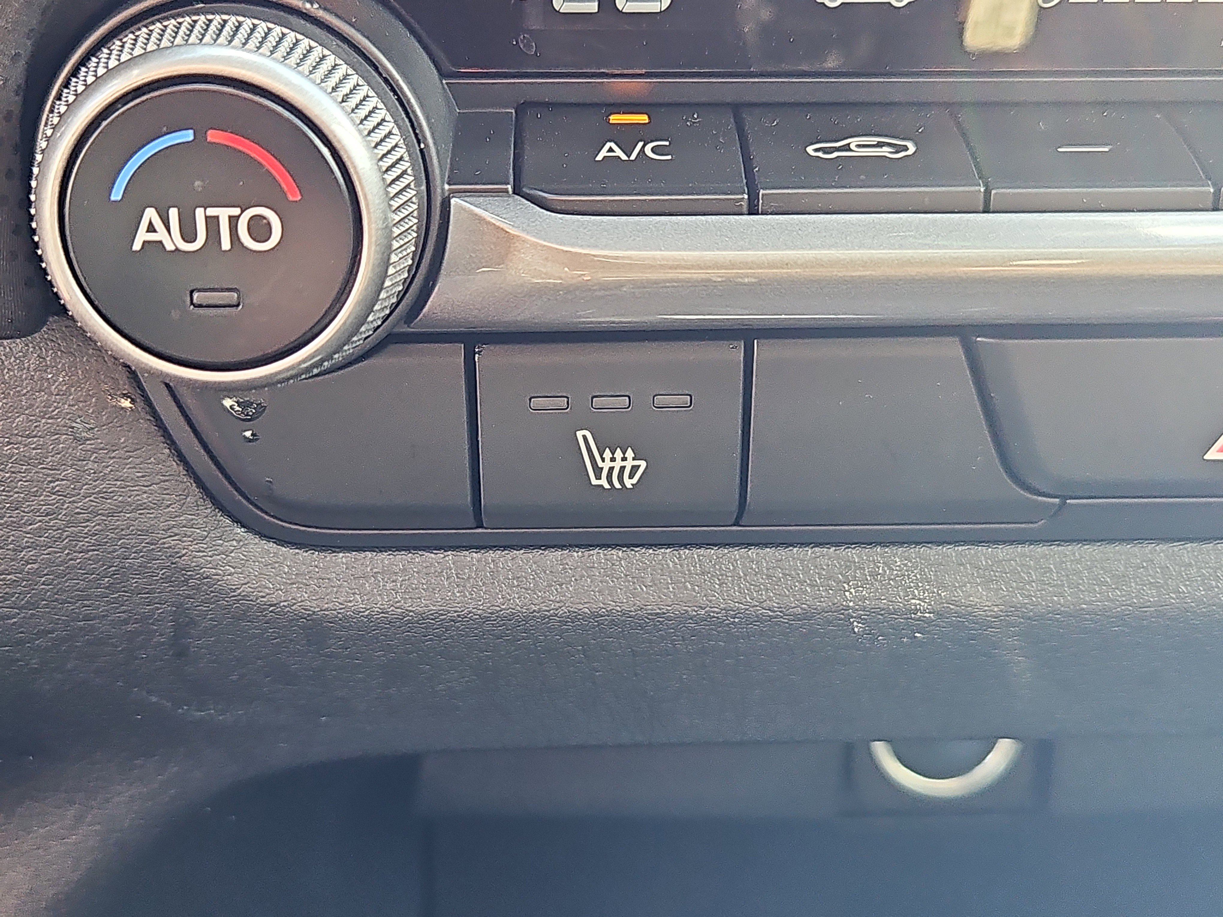 Certified 2025 MAZDA CX-50 AWD 2.5 S w/ Premium Package image 12