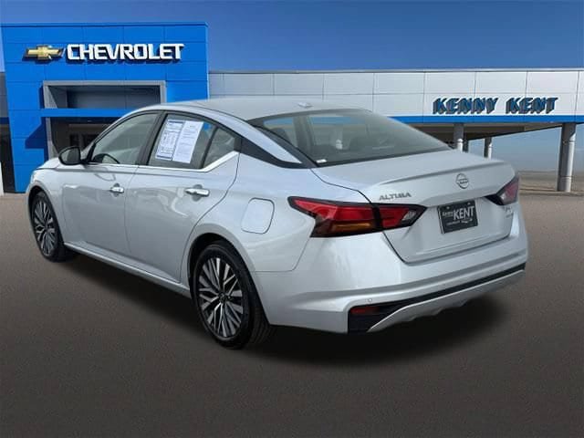 Used 2025 Nissan Altima 2.5 SV FWD image 31