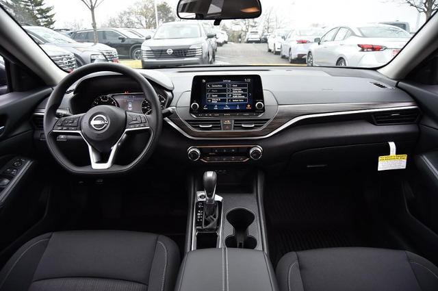 New 2025 Nissan Altima 2.5 SV image 8