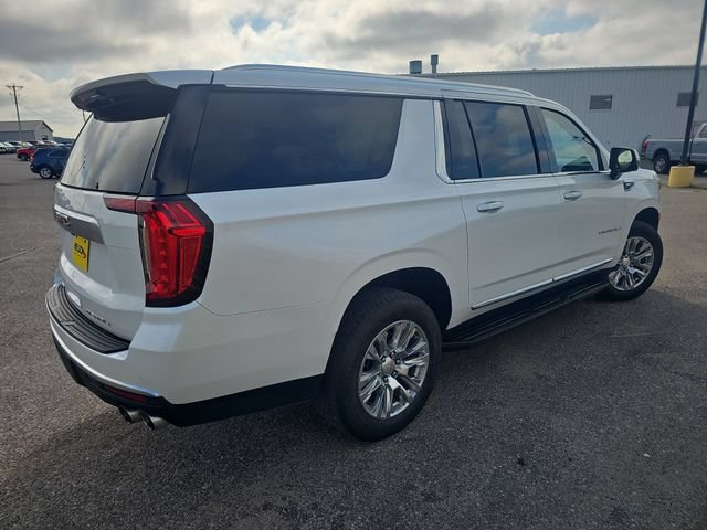 Used 2023 GMC Yukon XL Denali AWD/4WD image 5