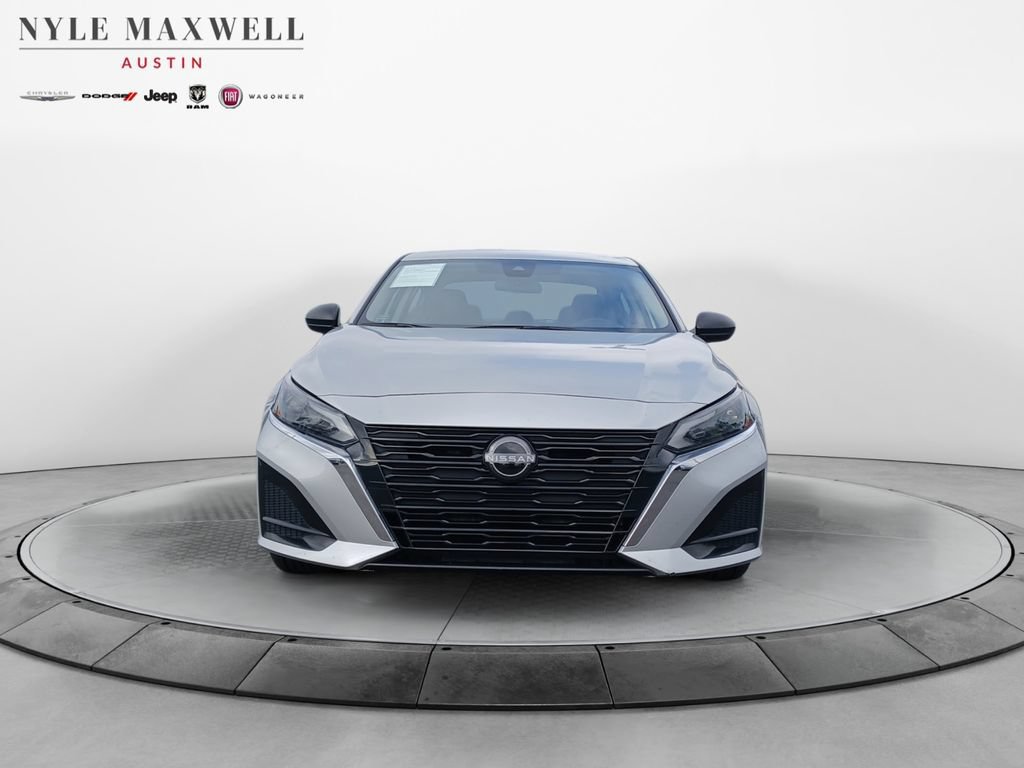 Used 2024 Nissan Altima 2.5 SV FWD image 18