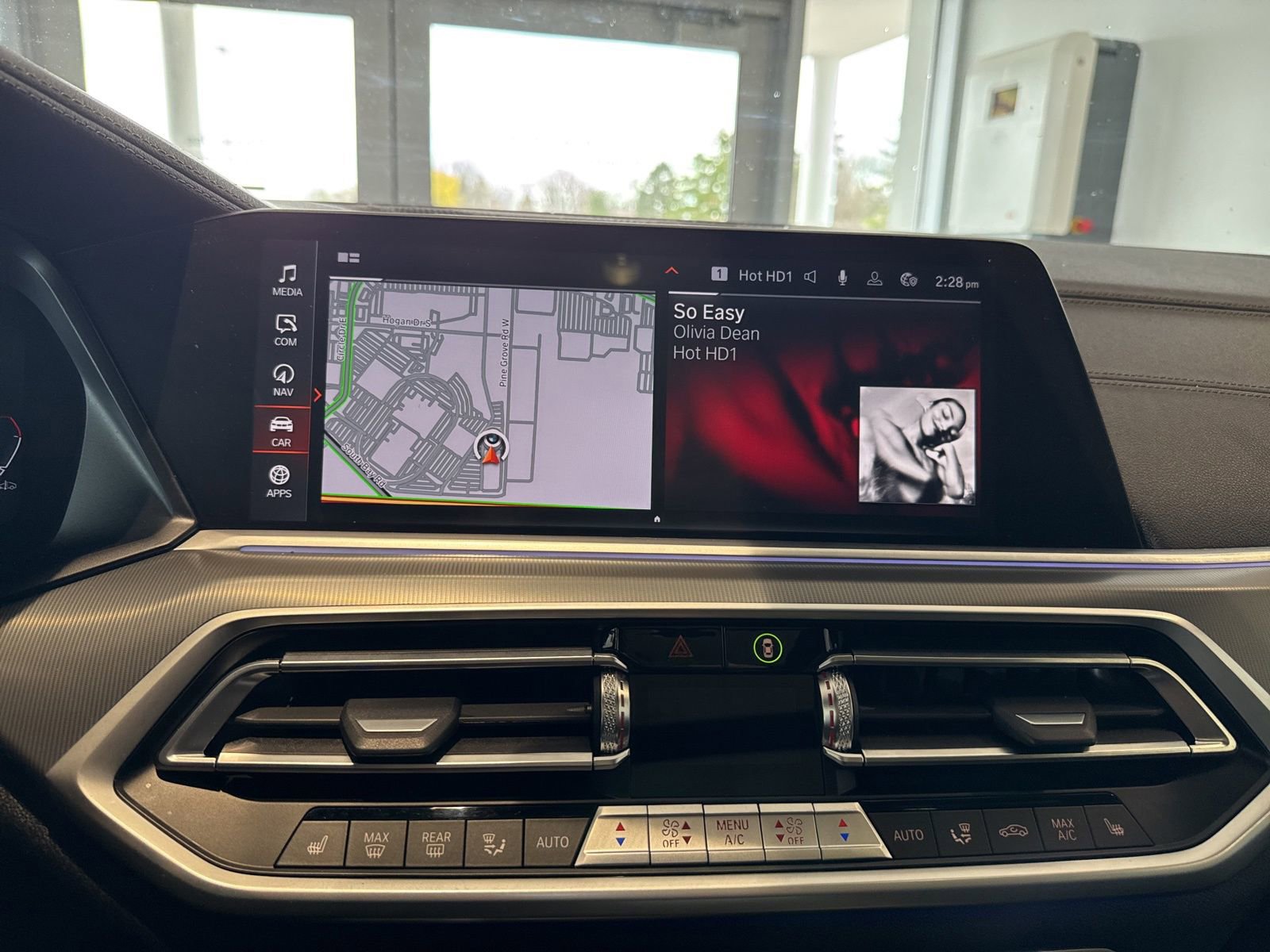 Used 2023 BMW X5 xDrive40i w/ M Sport Package image 19