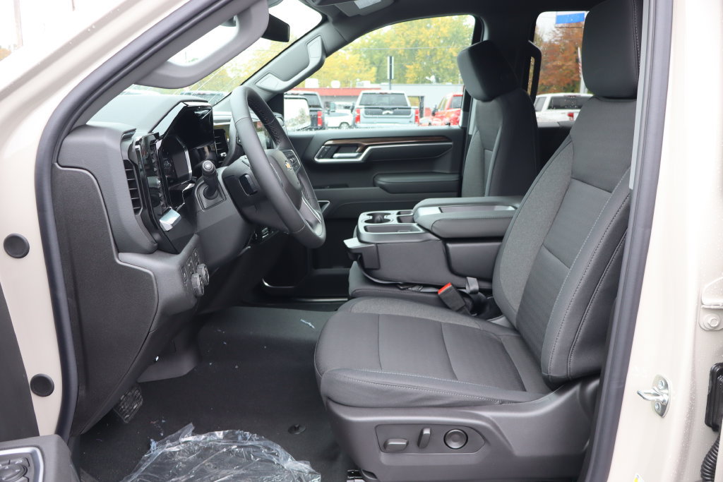 New 2026 Chevrolet Silverado 1500 LT w/ Z71 Off-Road Package AWD/4WD image 5